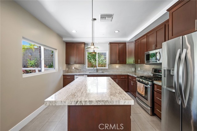 5905 Old Wheeler Road, La Verne CA: https://media.crmls.org/medias/2160dfd0-368a-4d99-9481-f24be7028dc4.jpg