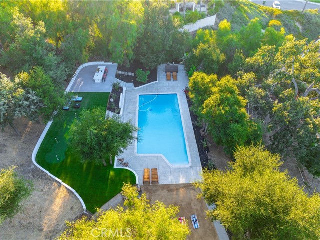 9425 Gierson Avenue, Chatsworth CA: https://media.crmls.org/medias/2160fdad-ef7a-451d-b98f-bfcd7a13c800.jpg