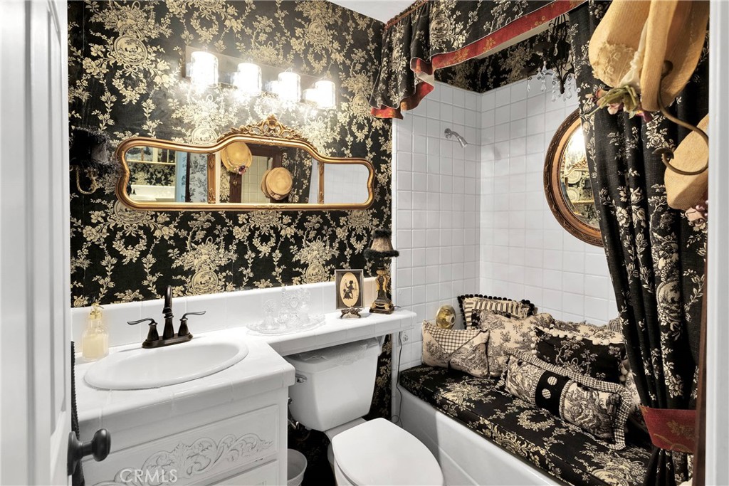 https://media.crmls.org/medias/216159ed-73d7-4da0-ae44-3c388a11c74e.jpg?preset=X-Large