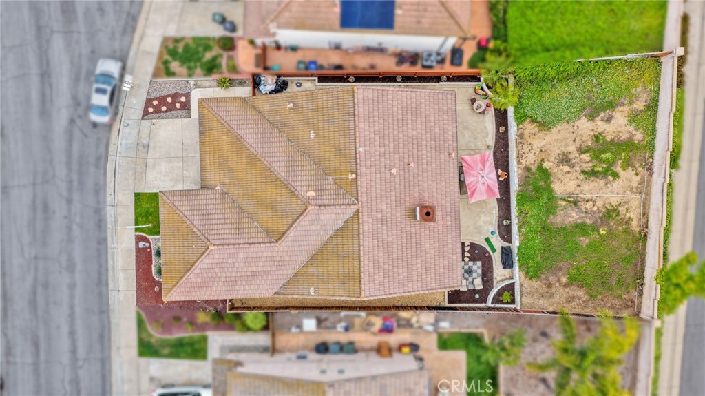 https://media.crmls.org/medias/2161c4a6-5650-4ad3-a84e-af7165e6da85.jpg?preset=X-Large