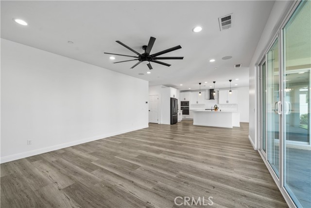 30902 Palette Road, Murrieta CA: https://media.crmls.org/medias/2161e32b-ec79-4bbf-96d5-850589b5b6d9.jpg