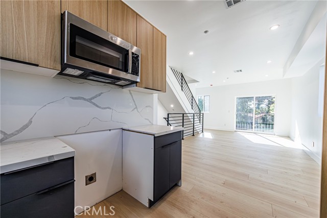 Detail Gallery Image 34 of 75 For 5209 W 20th, Los Angeles,  CA 90016 - – Beds | – Baths