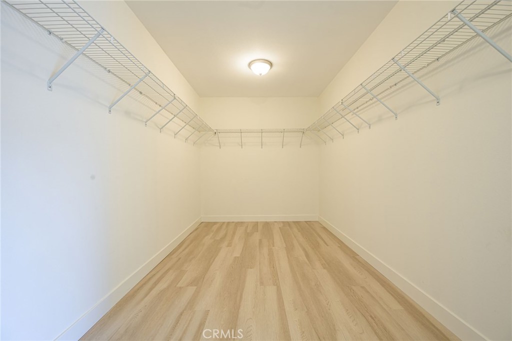 https://media.crmls.org/medias/21630624-ee90-4e00-b082-0b645f02bf41.jpg?preset=X-Large