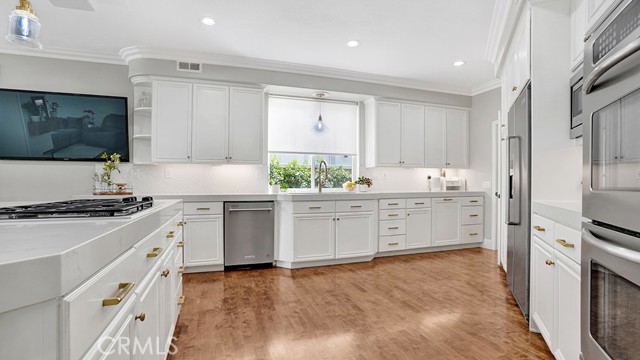 33 Segada, Rancho Santa Margarita CA: https://media.crmls.org/medias/216359bc-1e2a-470f-8045-6a07050650f2.jpg