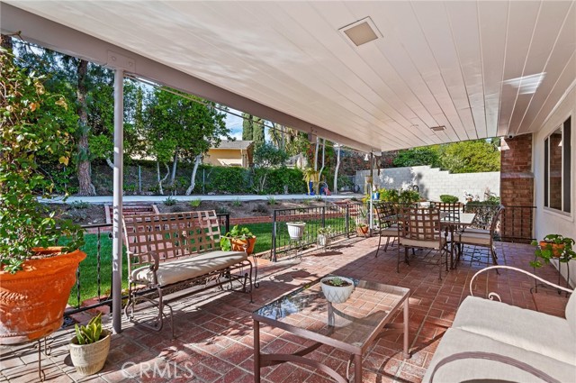 Detail Gallery Image 24 of 27 For 11917 Paso Robles, Granada Hills,  CA 91344 - 3 Beds | 2 Baths