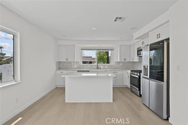7750 Eton Avenue, Canoga Park CA: https://media.crmls.org/medias/216412f7-5a87-4110-af39-696385da8e02.jpg