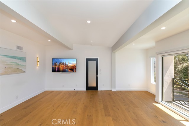 4651 Los Patos Avenue, Huntington Beach CA: https://media.crmls.org/medias/21642b9c-ca4d-4888-9d43-7068fd30d040.jpg