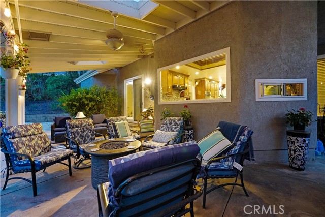 3866 Hunter Crest Court, Moorpark CA: https://media.crmls.org/medias/2164f534-72c1-41be-a1e0-a805dea118ed.jpg