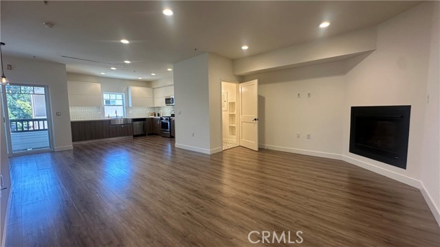 4818 Satsuma Avenue, North Hollywood CA: https://media.crmls.org/medias/21655341-0f20-4c22-a598-24b26254443b.jpg