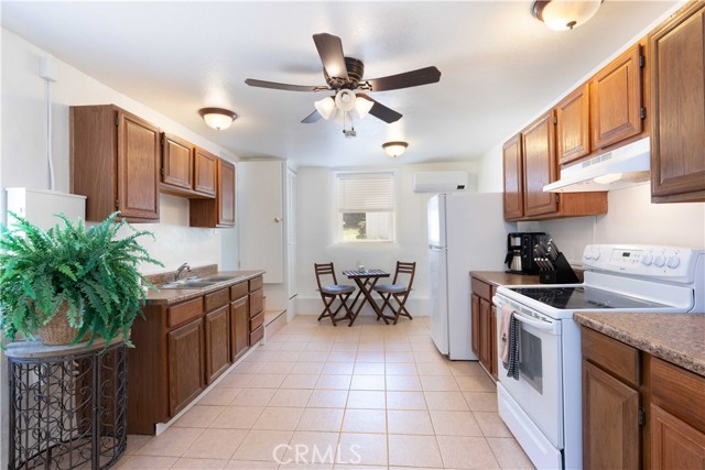 1615 Halsey Street, Redlands CA: https://media.crmls.org/medias/21660d56-4f12-46be-a6e8-b98879ebeffe.jpg