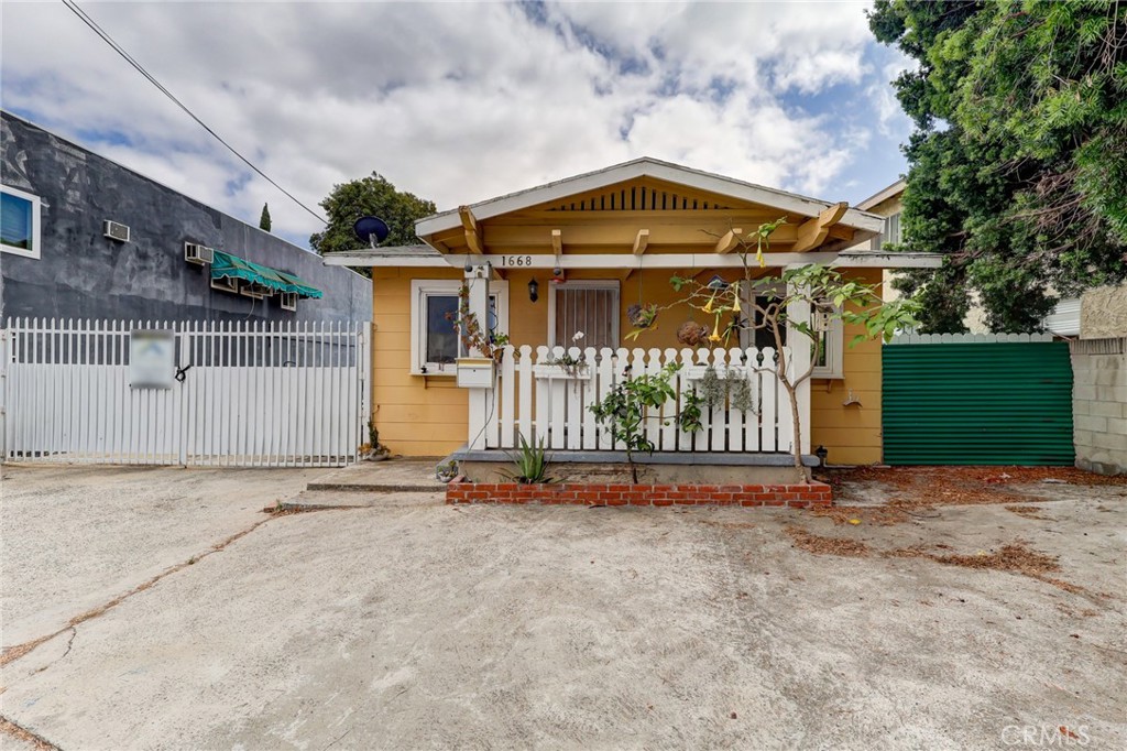 1668 Anaheim Street