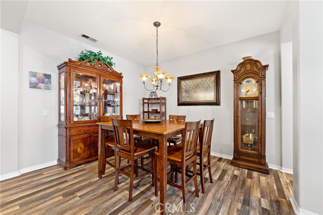 Detail Gallery Image 19 of 55 For 24050 Esmeralda Ct, Wildomar,  CA 92595 - 3 Beds | 3 Baths