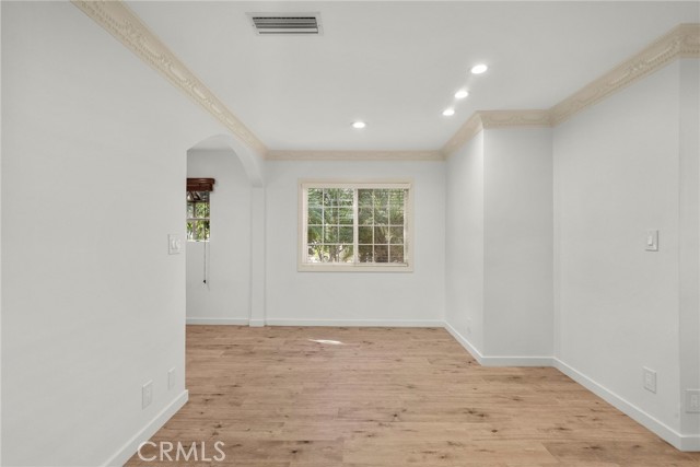 Detail Gallery Image 6 of 22 For 18621 Bryant, Northridge,  CA 91324 - 2 Beds | 1 Baths