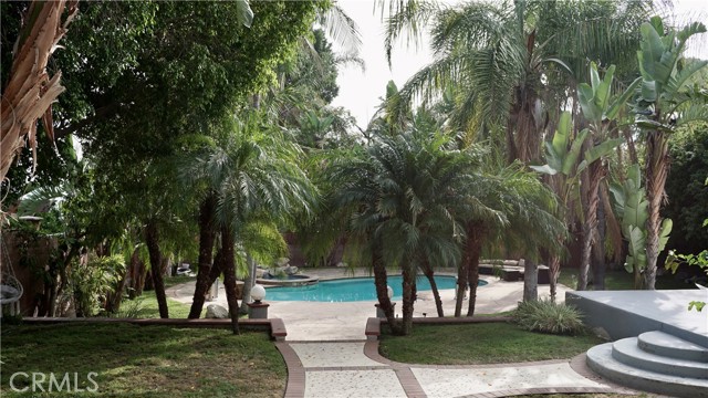 Detail Gallery Image 3 of 32 For 925 Sherlock Dr, Burbank,  CA 91501 - 3 Beds | 3 Baths