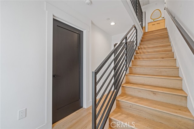 Detail Gallery Image 13 of 27 For 11314 Victory Bld, North Hollywood,  CA 91606 - 3 Beds | 3/1 Baths
