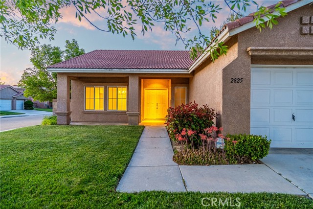 Detail Gallery Image 4 of 39 For 2825 Chaplin Dr, Lancaster,  CA 93536 - 3 Beds | 2 Baths
