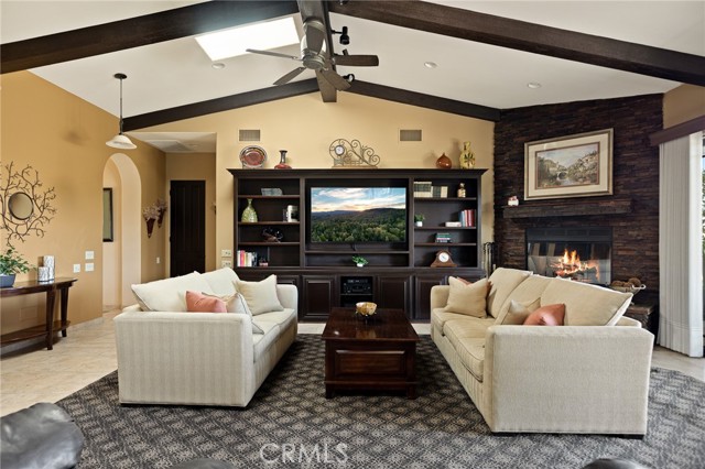 Detail Gallery Image 9 of 40 For 14490 Green Acres Dr, Beaumont,  CA 92223 - 3 Beds | 2/1 Baths