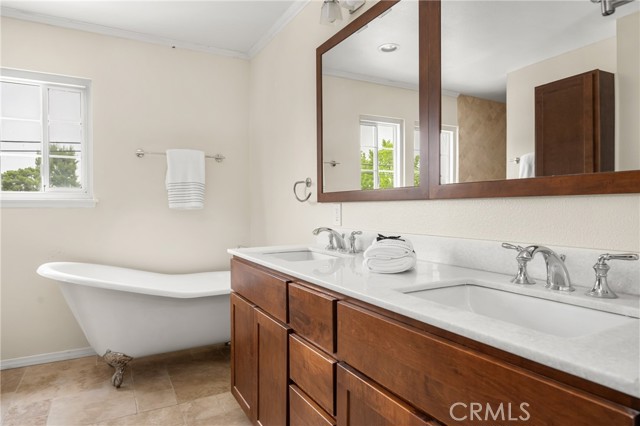 19201 Barrett Lane, North Tustin CA: https://media.crmls.org/medias/216aea0d-ac1d-4db2-9ccf-228d16e90c4f.jpg