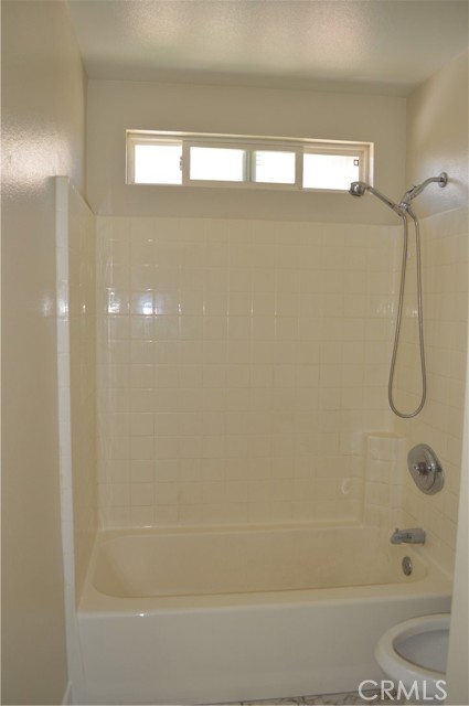 Detail Gallery Image 16 of 33 For 7004 Newport Ave, Fontana,  CA 92336 - 4 Beds | 2/1 Baths