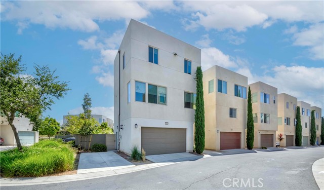195 Stellar, Irvine CA: https://media.crmls.org/medias/216be91e-6df4-441c-9b1b-e6278ade502a.jpg
