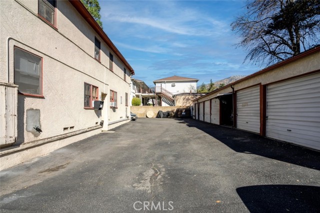 Detail Gallery Image 20 of 23 For 2010 N Los Robles Ave, Pasadena,  CA 91104 - – Beds | – Baths