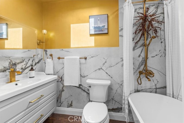 5201 Sale Avenue, Woodland Hills CA: https://media.crmls.org/medias/216d6264-cab9-486b-9de3-224fcbe6ff50.jpg