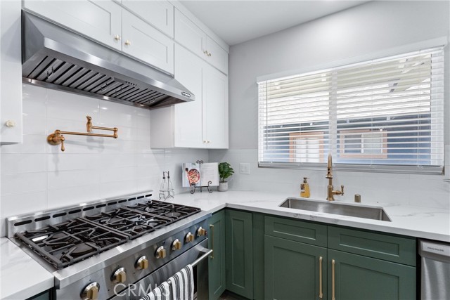4400 Homer Street, Los Angeles CA: https://media.crmls.org/medias/216e3798-7cfc-4517-9145-d7c621e4e2c9.jpg