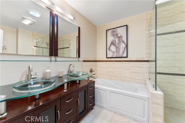 Detail Gallery Image 10 of 21 For 3024 Shakespeare Dr, Pasadena,  CA 91107 - 3 Beds | 2/1 Baths