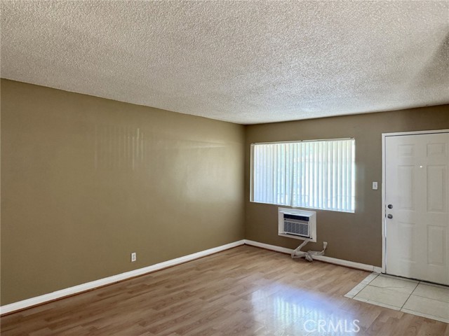 4830 Canoga Street, Montclair CA: https://media.crmls.org/medias/216fa5e9-dec6-4977-8a0f-78529474502f.jpg