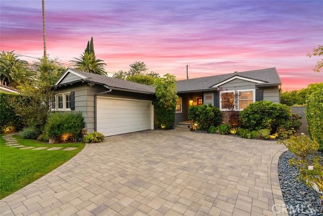 6115 Van Noord Avenue, Valley Glen CA: https://media.crmls.org/medias/216fb8f7-87ee-4d5c-ba69-6e1a2b6a5c2c.jpg