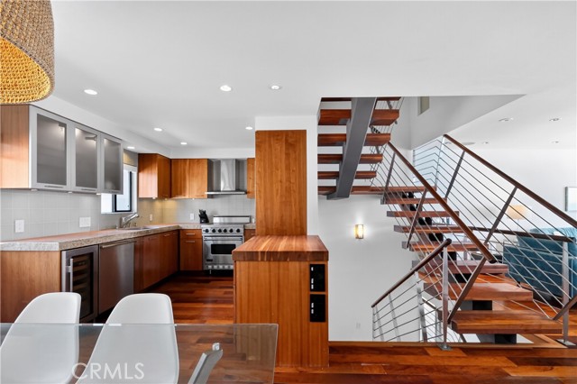 Detail Gallery Image 8 of 39 For 102 Blue Lagoon, Laguna Beach,  CA 92651 - 3 Beds | 3 Baths