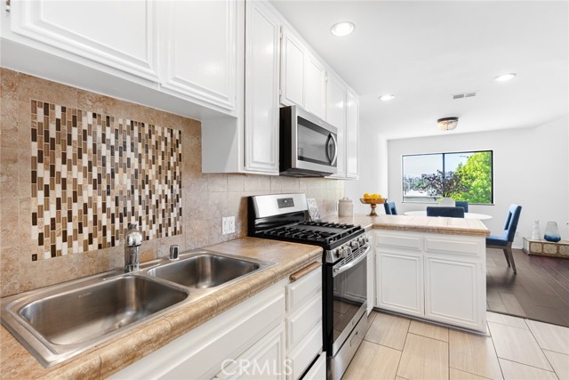 Detail Gallery Image 13 of 25 For 3832 Overland Ave #2,  Culver City,  CA 90232 - 2 Beds | 2/1 Baths
