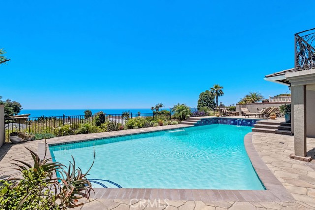 30167 Via Borica, Rancho Palos Verdes, California 90275, 4 Bedrooms Bedrooms, ,3 BathroomsBathrooms,Residential,Sold,Via Borica,PV23129774