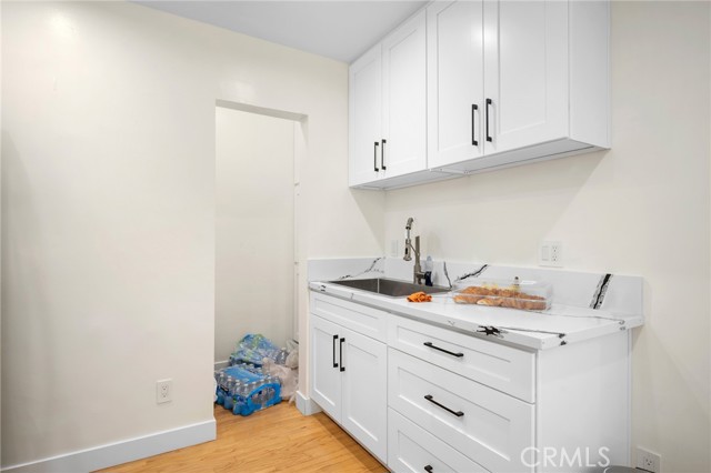 Detail Gallery Image 8 of 14 For 8210 Laurelgrove Ave, North Hollywood,  CA 91605 - 2 Beds | 1 Baths