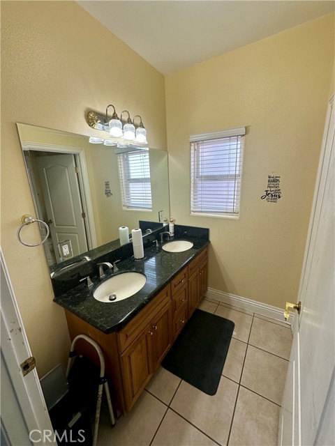 42500 20th Street West, Lancaster CA: https://media.crmls.org/medias/21717caa-af6c-4054-92a9-1439fb22bbbc.jpg