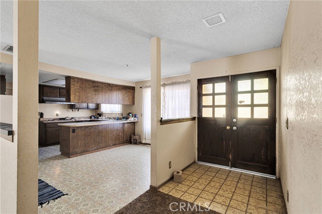 Detail Gallery Image 3 of 34 For 14122 Pawnee Rd, Apple Valley,  CA 92307 - 3 Beds | 2 Baths