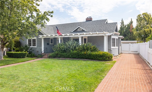 Detail Gallery Image 2 of 29 For 625 Alvarado St, Redlands,  CA 92373 - 3 Beds | 2/1 Baths