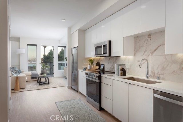 Detail Gallery Image 2 of 19 For 511 S Harbor #721,  San Pedro,  CA 90731 - 1 Beds | 1 Baths