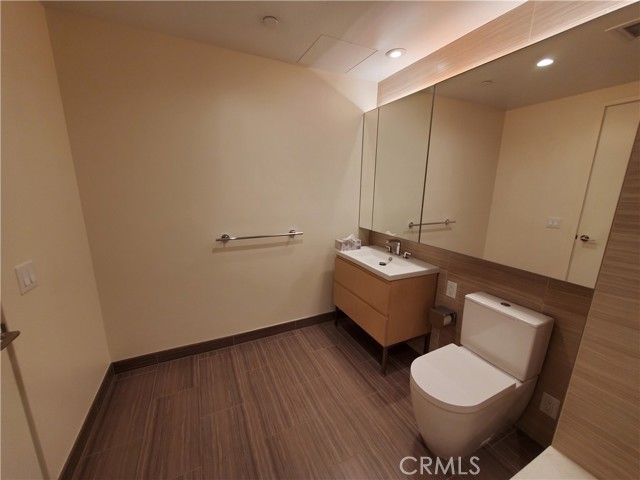 Detail Gallery Image 5 of 14 For 877 Francisco St #1202,  Los Angeles,  CA 90017 - 1 Beds | 1 Baths