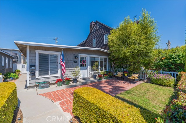 Detail Gallery Image 2 of 18 For 711 Goldenrod Ave, Corona Del Mar,  CA 92625 - 3 Beds | 1 Baths