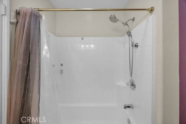 https://media.crmls.org/medias/2174d646-4e6d-434f-bb52-04a0b38640fe.jpg?preset=X-Large