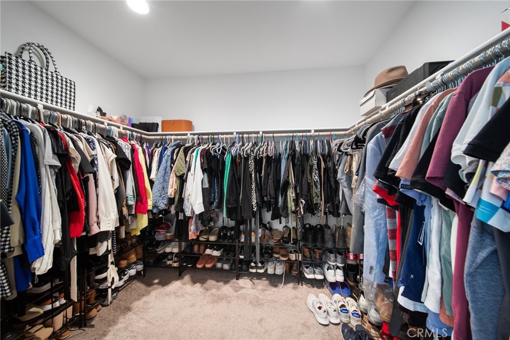 https://media.crmls.org/medias/21752a05-1621-4247-ba56-04635bdb4c8d.jpg?preset=X-Large
