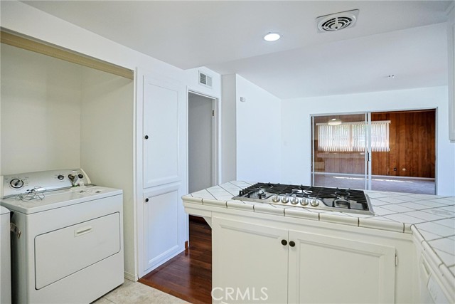 Detail Gallery Image 17 of 40 For 1328 W 214th St, Torrance,  CA 90501 - 4 Beds | 2 Baths