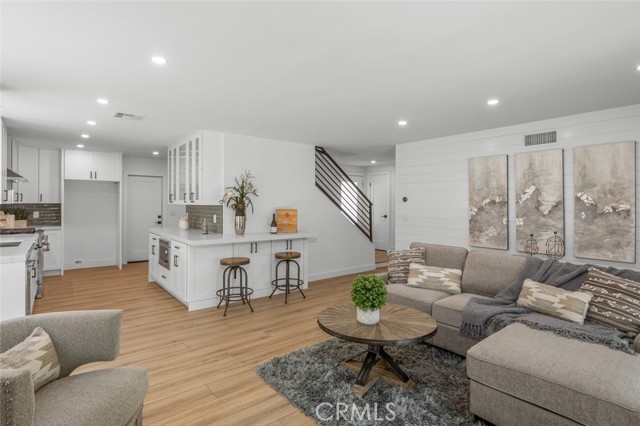 Image 3 of 31 For 16791 Glenhaven Lane