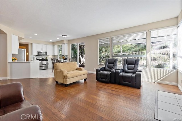 Detail Gallery Image 9 of 32 For 747 Ochee Cir, Corona,  CA 92879 - 4 Beds | 3 Baths