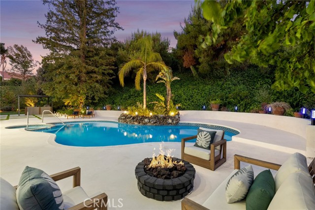 Detail Gallery Image 22 of 35 For 20101 Greenbriar Dr, Tarzana,  CA 91356 - 5 Beds | 4 Baths