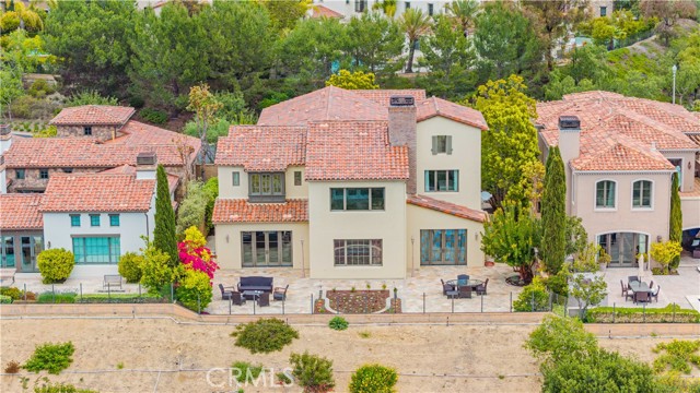 27 Pacific Mist, Newport Coast CA: https://media.crmls.org/medias/21770294-cc0d-4b54-9315-c94ff6de0d93.jpg