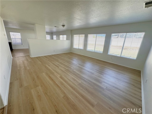 Detail Gallery Image 4 of 28 For 22866 Charles St, Wildomar,  CA 92595 - 4 Beds | 3 Baths