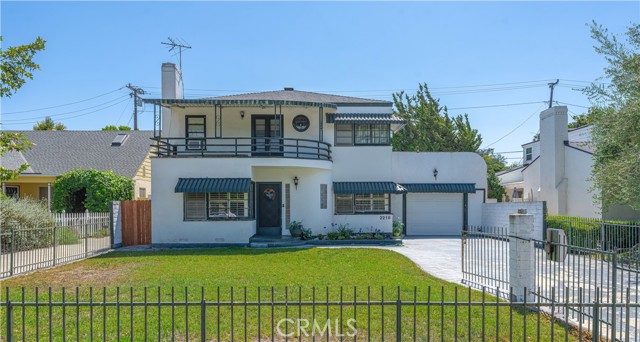 Detail Gallery Image 2 of 47 For 2219 N Flower St, Santa Ana,  CA 92706 - 3 Beds | 1/1 Baths