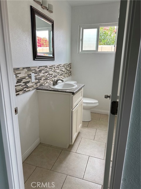 Image 17 of 24 For 53385 Eisenhower Drive